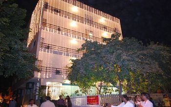 Dwarka Palace Samalkha Kültér fotó